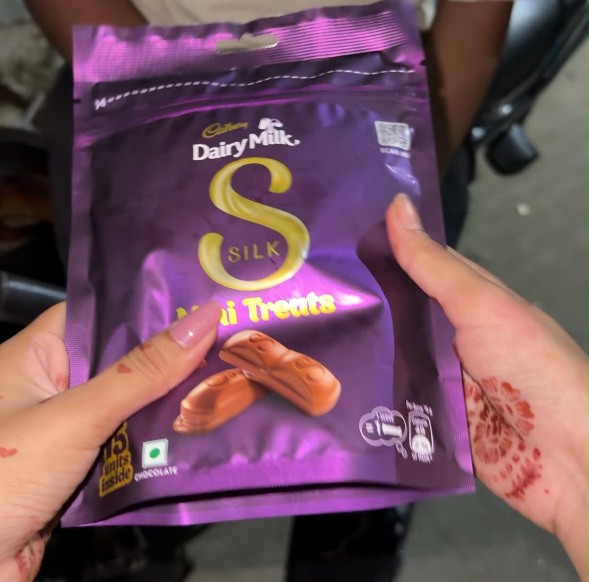 Set of 3 Viral Jewellery + Cadbury Mini Treats