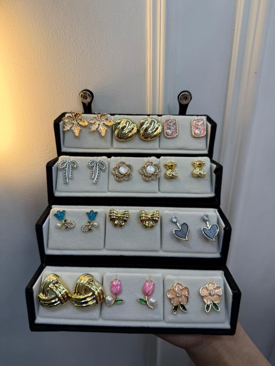 Mini 12 in 1 Box with Earrings 🌸