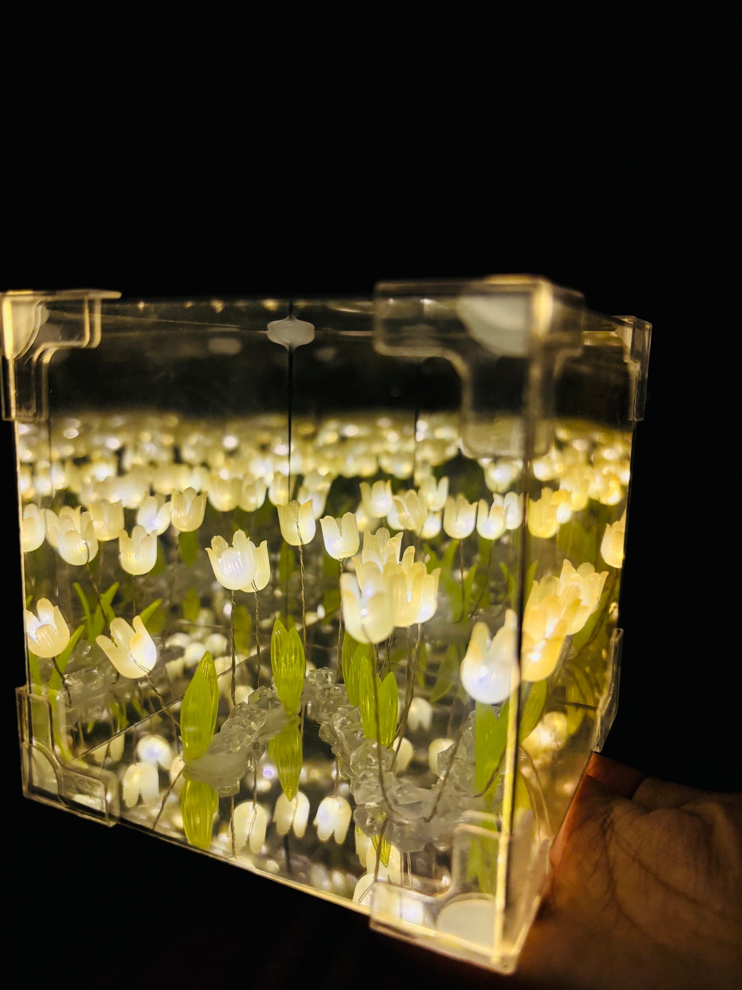 VIRAL TULIP NIGHT LAMP