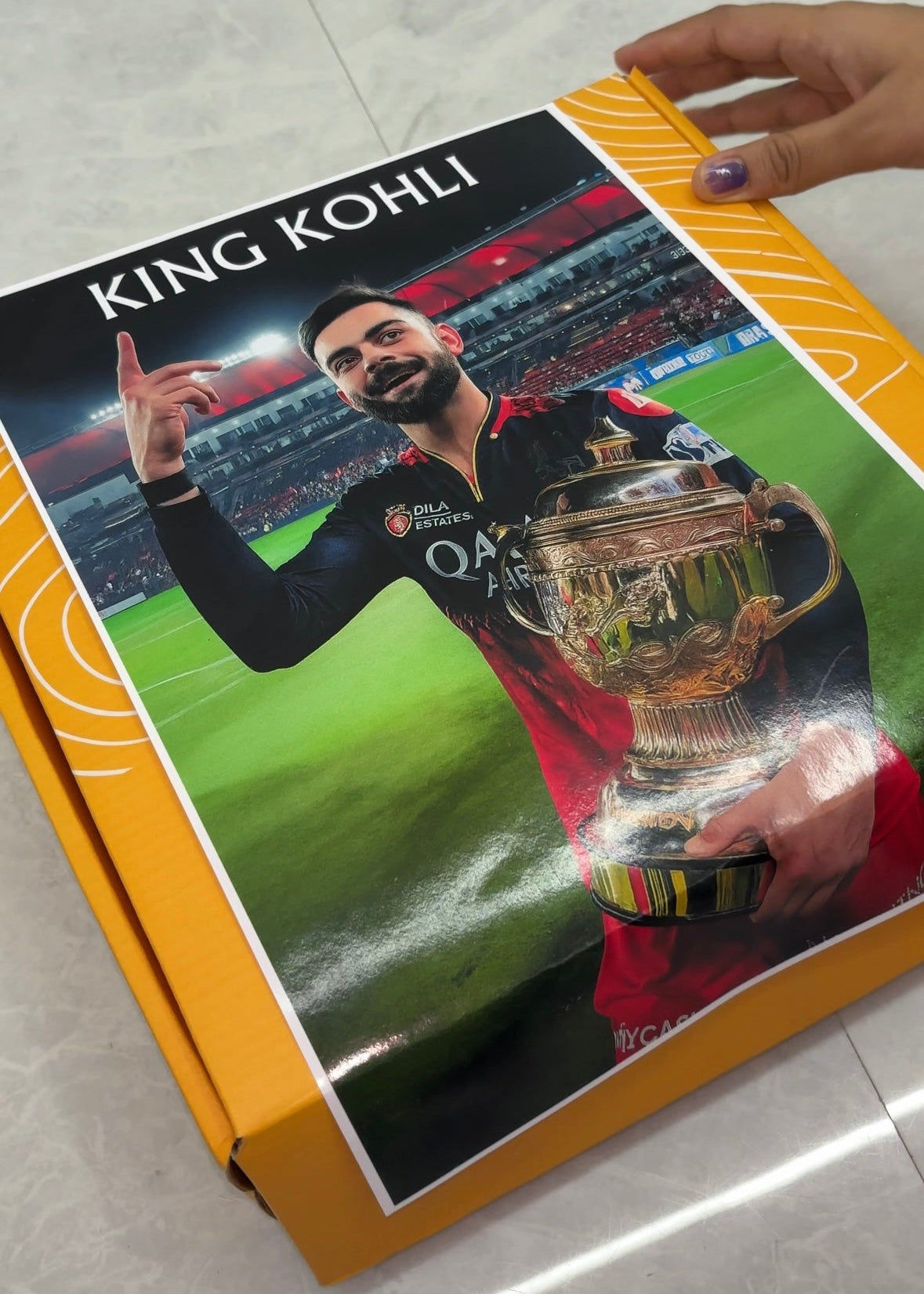 RCB KING VIRAT KOHLI HAMPER BOX