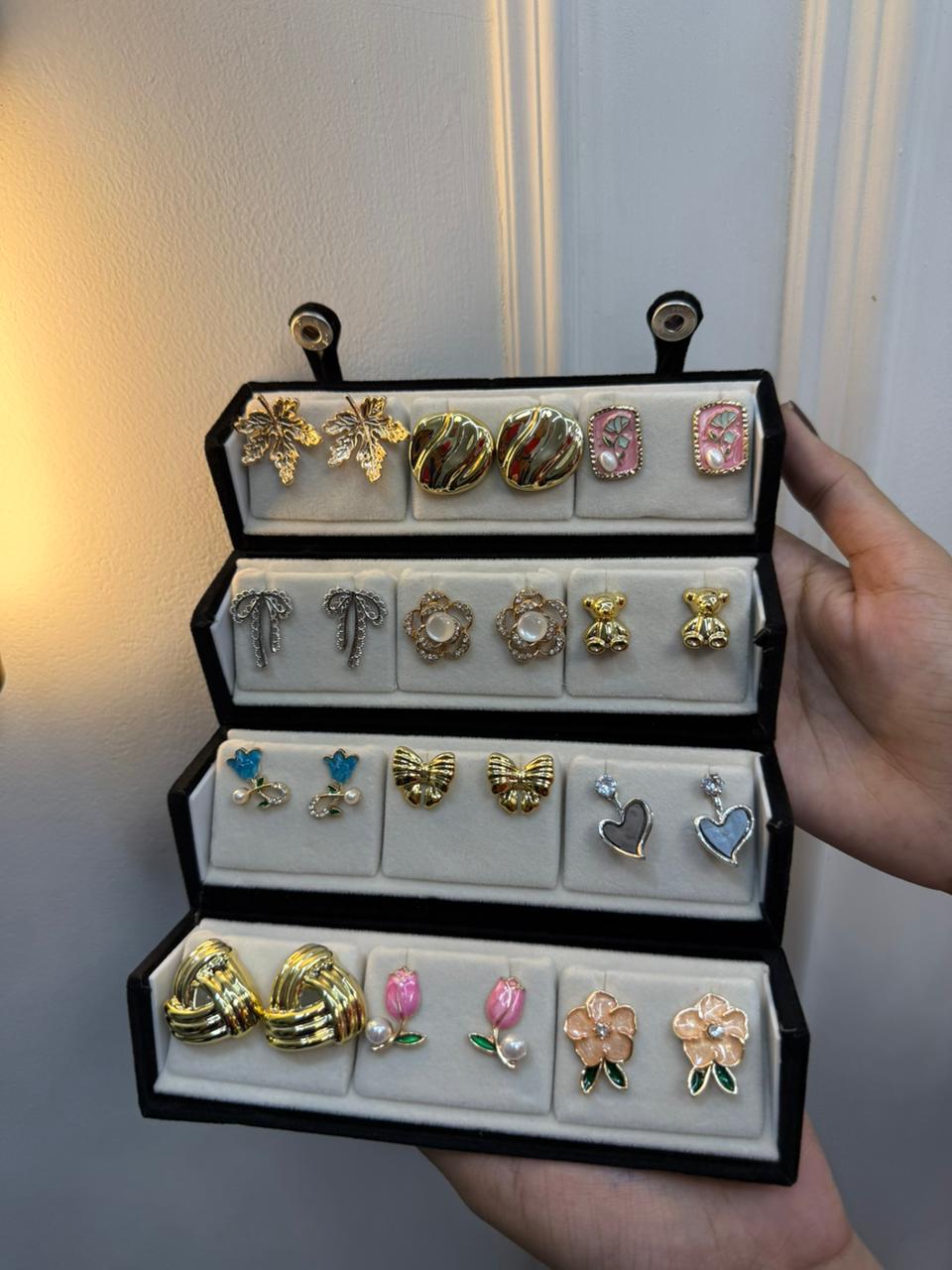 Mini 12 in 1 Box with Earrings 🌸